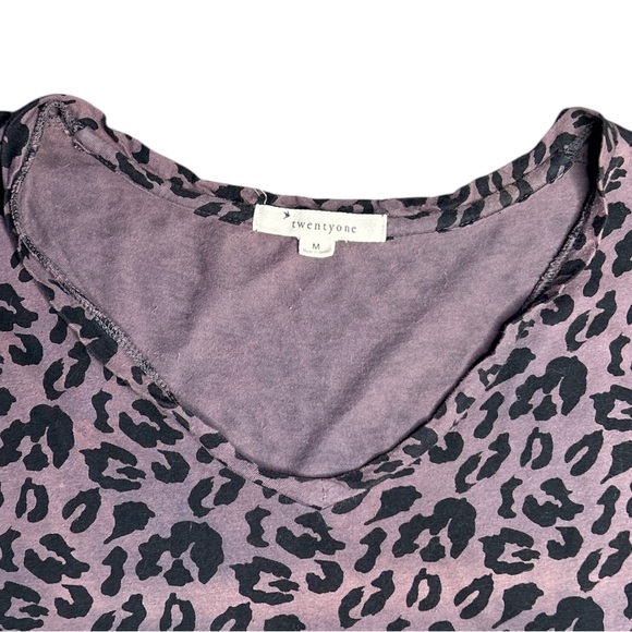Forever 21 Leopard Print V-Neck Top - Picture 3 of 7